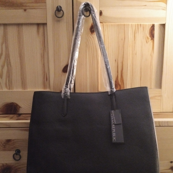 banana republic east west tote